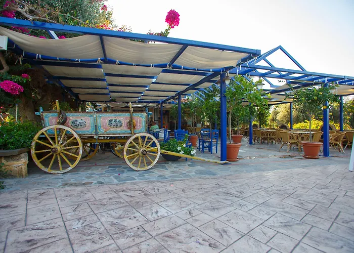 Filoxenia & Aparthotel Theologos (Rhodes)