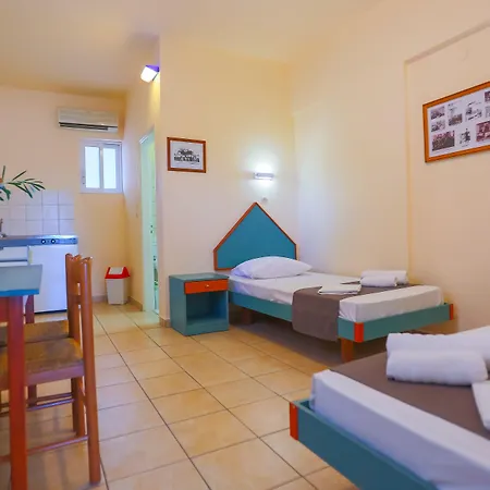 Filoxenia Apartments&studios Theológos