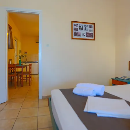 Filoxenia Apartments&studios 3* Theológos