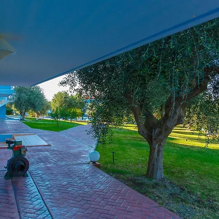 Filoxenia & Aparthotel 3*