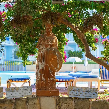 Filoxenia & Aparthotel 3*