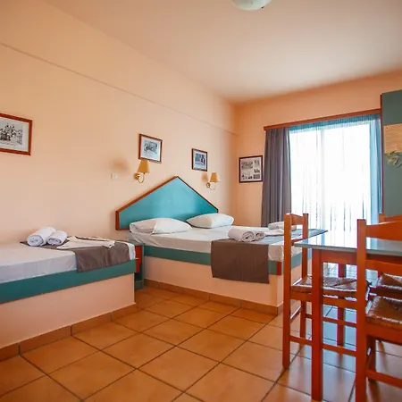 アパートホテル Filoxenia & Theológos