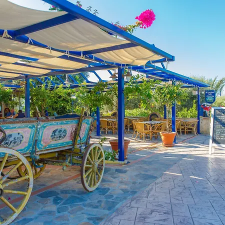 アパートホテル Filoxenia & Theológos